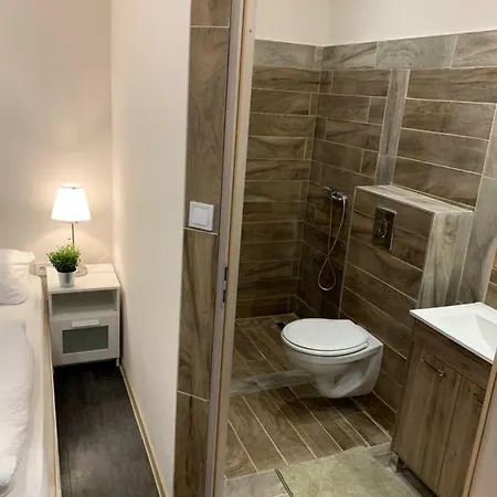 ゲストハウス Silver Lounge 3*