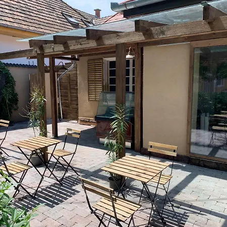 ゲストハウス Silver Lounge 3*